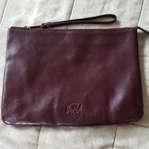 Herschel wristlet
